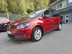 Röd Begagnad 2012 VW Touran Minibuss | 69 900 kr (Marknadspris)