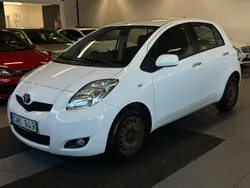 Vit Begagnad 2011 Toyota Yaris Halvkombi | 49 800 kr (Marknadspris)