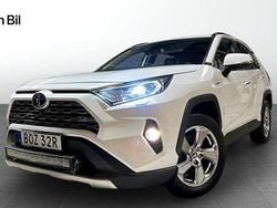 Vit Begagnad 2020 Toyota RAV4 Hybrid Premium SUV | 304 900 kr (Bra pris)
