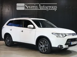 Vit Begagnad 2015 Mitsubishi Outlander SUV | 144 900 kr (Marknadspris)