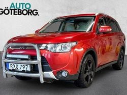 Röd Begagnad 2014 Mitsubishi Outlander SUV | 124 900 kr (Marknadspris)