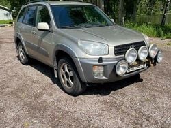 Begagnad 2003 Toyota RAV4 SUV | 39 900 kr (Marknadspris)