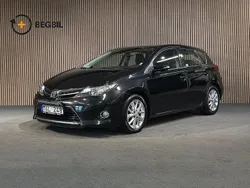 Svart Begagnad 2013 Toyota Auris Halvkombi | 89 700 kr (Bra pris)
