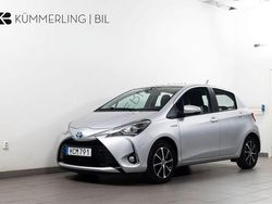 Silver Begagnad 2017 Toyota Yaris Hybrid Edition Halvkombi | 124 900 kr (Marknadspris)