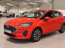 Röd (race red) Begagnad 2022 Ford Fiesta Titanium Halvkombi | 159 800 kr