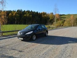 Svart Begagnad 2010 Peugeot 207 Halvkombi | 22 000 kr (Bra pris)