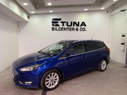 Blå Begagnad 2016 Ford Focus Titanium Kombi | 64 900 kr (Marknadspris)