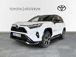 White pearl med svart tak Begagnad 2025 Toyota RAV4 Style SUV | 579 000 kr (Marknadspris)