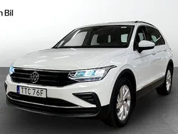 Vit (pure white) Begagnad 2021 VW Tiguan Life SUV | 279 500 kr (Marknadspris)