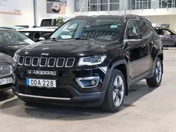 Svart Begagnad 2018 Jeep Compass Limited SUV | 139 900 kr (Superpris)