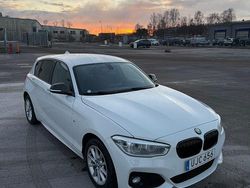Begagnad 2016 BMW 120 M Sport Halvkombi | 166 500 kr (Marknadspris)