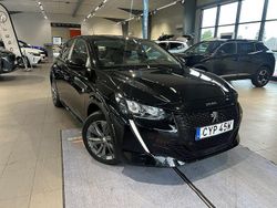 Svart Begagnad 2022 Peugeot e-208 Active Halvkombi | 179 900 kr (Marknadspris)