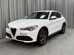 Vit Begagnad 2017 Alfa Romeo Stelvio Super SUV | 179 900 kr (Marknadspris)