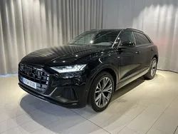 Mytsvart metallic Begagnad 2022 Audi Q8 S-Line SUV | 729 700 kr (Marknadspris)
