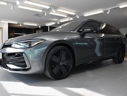 Mörkgrå Ny 2025 VW Passat Edition Kombi | 539 799 kr (Marknadspris)