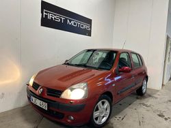 Röd Begagnad 2004 Renault Clio R.S. Halvkombi | 15 900 kr (Marknadspris)