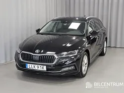 Svart Begagnad 2023 Skoda Octavia Style Kombi | 245 900 kr (Marknadspris)