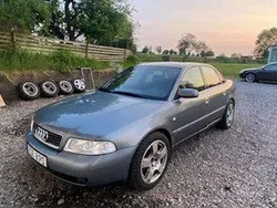 Grå Begagnad 2000 Audi A4 Ambition Sedan | 23 900 kr