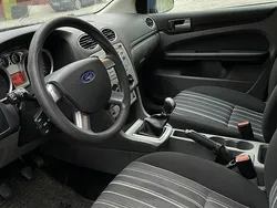 Blå Begagnad 2010 Ford Focus Trend Kombi | 32 000 kr (Marknadspris)
