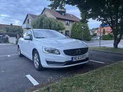 Vit Begagnad 2014 Volvo V60 Kombi | 135 000 kr (Bra pris)