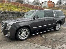 Grå (mörkgrå metallic) Begagnad 2016 Cadillac Escalade SUV | 359 000 kr