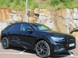 Svart Begagnad 2021 Audi Q8 Comfort SUV | 719 000 kr (Marknadspris)