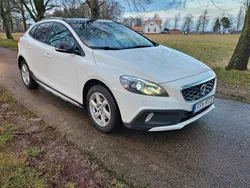 Vit Begagnad 2014 Volvo V40 CC Kombi | 129 999 kr (Marknadspris)