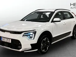 Vit (white) Begagnad 2022 Kia e-Niro SUV | 309 500 kr (Marknadspris)