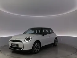Vit Begagnad 2024 Mini Cooper Halvkombi | 349 900 kr