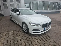 Vit Begagnad 2020 Volvo V90 Momentum Kombi | 259 900 kr (Bra pris)