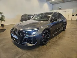 Grå Begagnad 2023 Audi RS3 Design Halvkombi | 669 900 kr (Marknadspris)