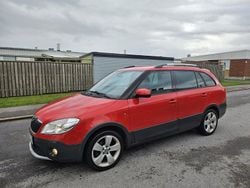 Röd Begagnad 2012 Skoda Fabia Halvkombi | 32 000 kr (Bra pris)