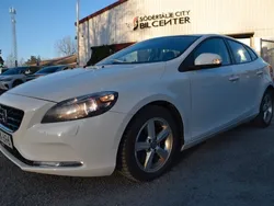 Vit Begagnad 2015 Volvo V40 Kinetic Kombi | 64 900 kr