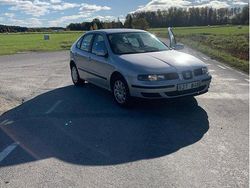 Grå Begagnad 2001 Seat Leon Halvkombi | 14 999 kr