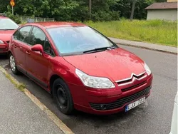 Röd Begagnad 2007 Citroën C4 Halvkombi | 23 700 kr