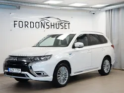 Vit Begagnad 2019 Mitsubishi Outlander P-HEV SUV | 269 000 kr (Marknadspris)
