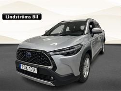 Silver Begagnad 2022 Toyota Corolla Cross Style SUV | 354 900 kr (Marknadspris)