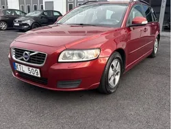 Röd Begagnad 2011 Volvo V50 Kinetic Kombi | 27 990 kr (Marknadspris)