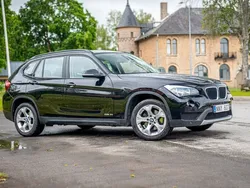 Svart Begagnad 2013 BMW X1 SUV | 132 000 kr (Marknadspris)