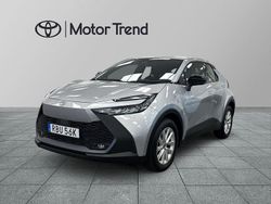 Silver Begagnad 2025 Toyota C-HR+ Active SUV | 399 000 kr