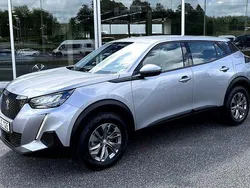 Grå (grå artense metallic) Begagnad 2021 Peugeot 2008 SUV | 214 500 kr (Bra pris)