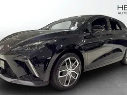Svart (black) Begagnad 2023 MG MG4 EV Luxury Halvkombi | 349 990 kr (Marknadspris)