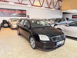 Svart Begagnad 2004 Toyota Avensis Kombi | 45 900 kr (Lite dyr)