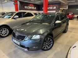 Mörkgrå Begagnad 2019 Skoda Octavia Scout Kombi | 134 900 kr (Bra pris)