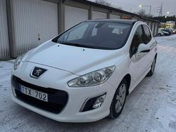 Vit Begagnad 2012 Peugeot 308 Halvkombi | 54 000 kr (Marknadspris)