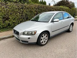 Grå Begagnad 2004 Volvo S40 Sedan | 18 000 kr (Superpris)