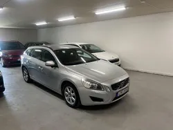 Ljusgrå (grå) Begagnad 2012 Volvo V60 Momentum Kombi | 44 900 kr (Bra pris)