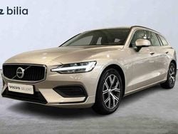 Grå Begagnad 2023 Volvo V60 Kombi | 329 900 kr (Marknadspris)