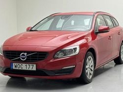 Röd Begagnad 2017 Volvo V60 Kinetic Kombi | 139 000 kr (Superpris)