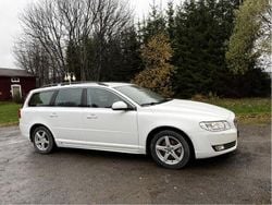 Vit Begagnad 2015 Volvo V70 Momentum Kombi | 94 000 kr (Bra pris)